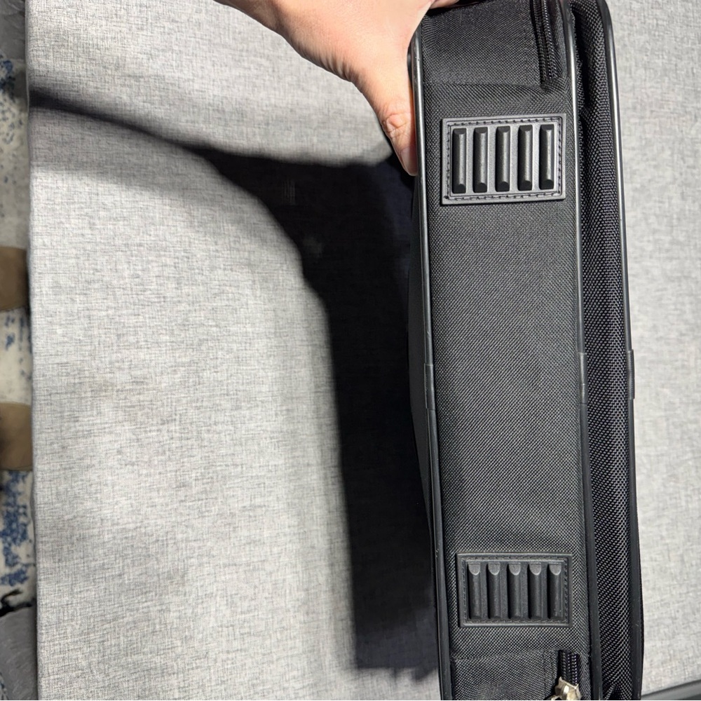 Wenger Swiss Army Laptop Briefcase - Picture 9 of 11